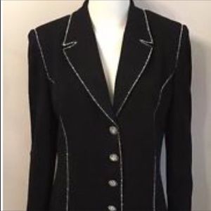 STUNNING ST. JOHN KNIT SUIT W/RHINESTONE TRIM
